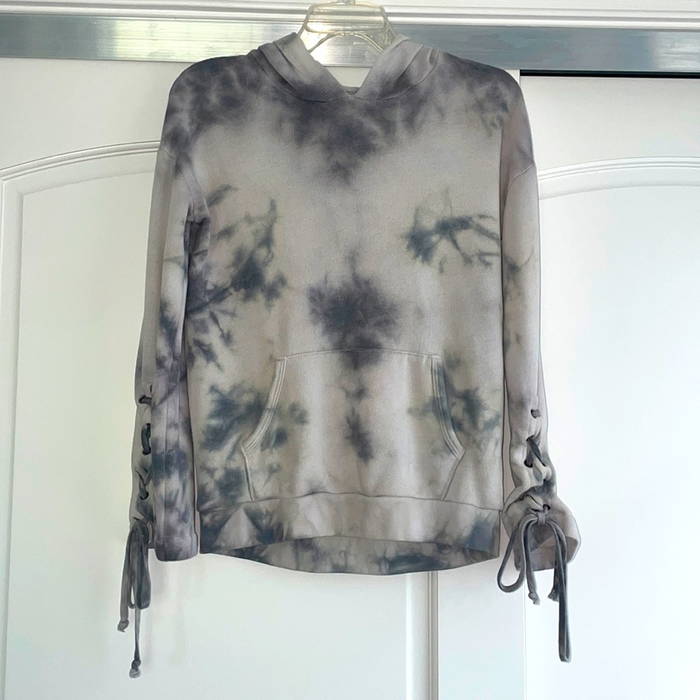 Hi this is an American Eagle outfitters hoodie with tie up sleeves! Super cute!!
